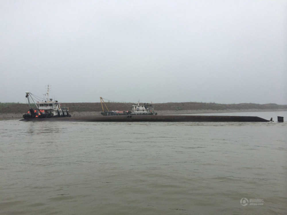 南京开往重庆客轮在长江湖北段倾覆 载有458人