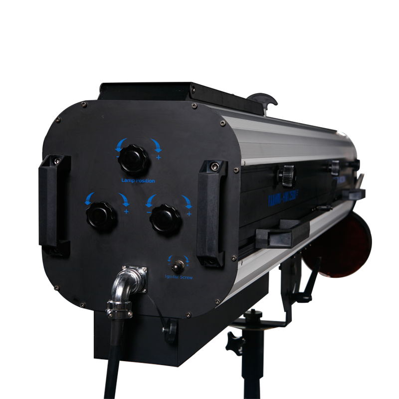 2500W  远程追光灯